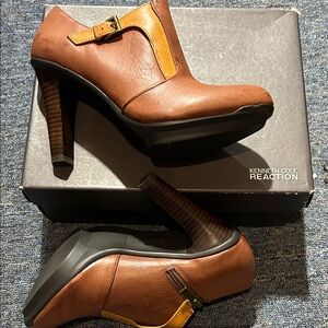 New Kenneth Cole Reaction Tan and Brown Heeled Boots